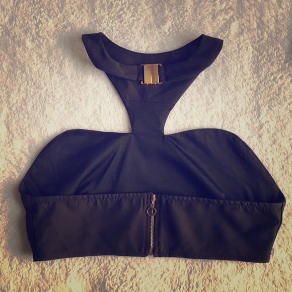 Black Balcony Crop Top - Picture 8 of 8